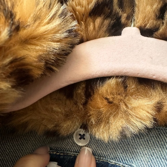old forever 21 denim crop jacket with removable faux fur collar. size small - Picture 3 of 6